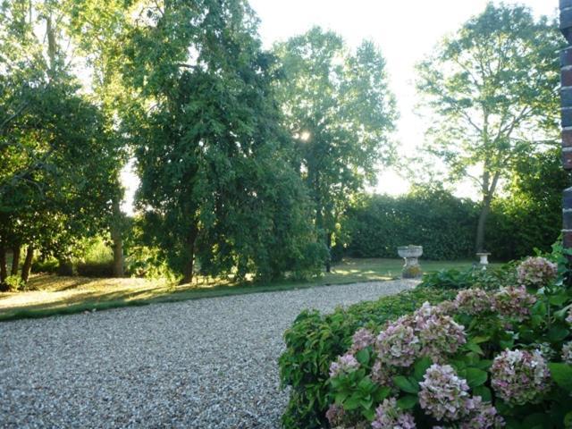 Manoir Des Tuileries Du Buisson Bed and Breakfast Verneuil d'Avre et d'Iton Exteriör bild